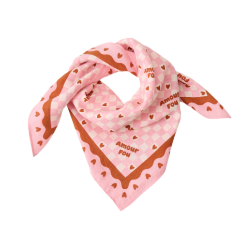 Les Petits Marmots | Foulard Amour fou - Fond rose / coeur marron