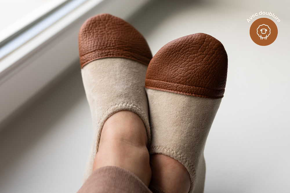 Les Petits Marmots | Chaussons souples - Les petits velours Pyjama noisettes