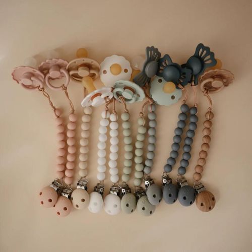 Les Petits Marmots | Attache-tétine en silicone - Mushie